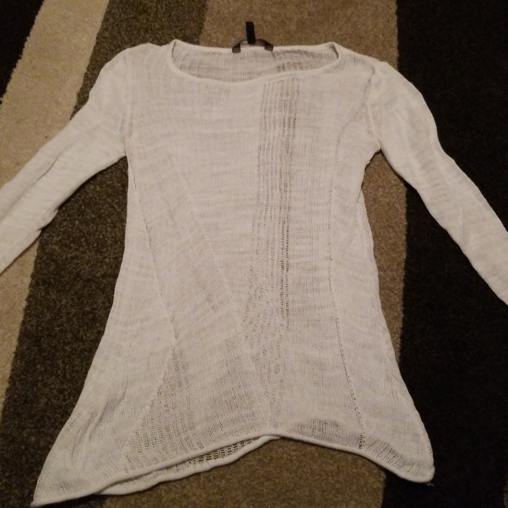 White knitted top